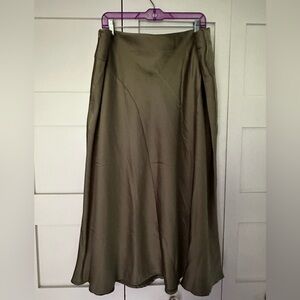 Cider Olive Green Satin Skirt Size 2XL